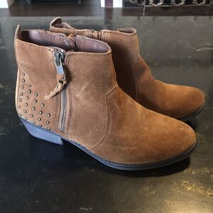 White Mountain Jackie Womens Size 7.5M Ankle Boot Brown Block Heel Round Toe Zip